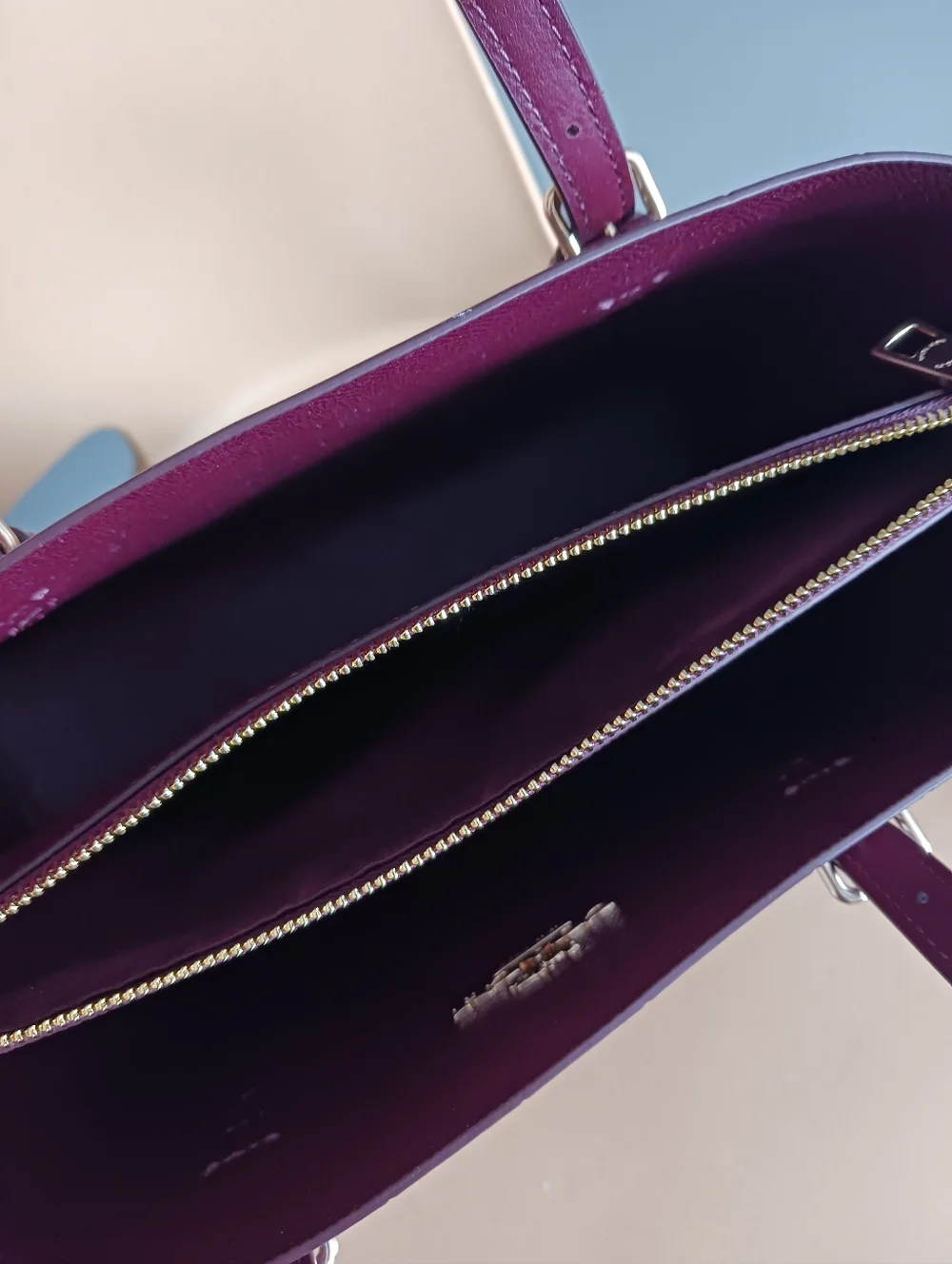 Coach Mollie Crocodile Embossed Red Wine Tote Bag, Crossbody Bag - Picture 12 of 13